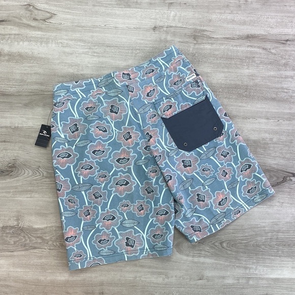 RIP CURL- SUN DRENCHED RAYS BOARD SHORTS - Picture 9 of 12